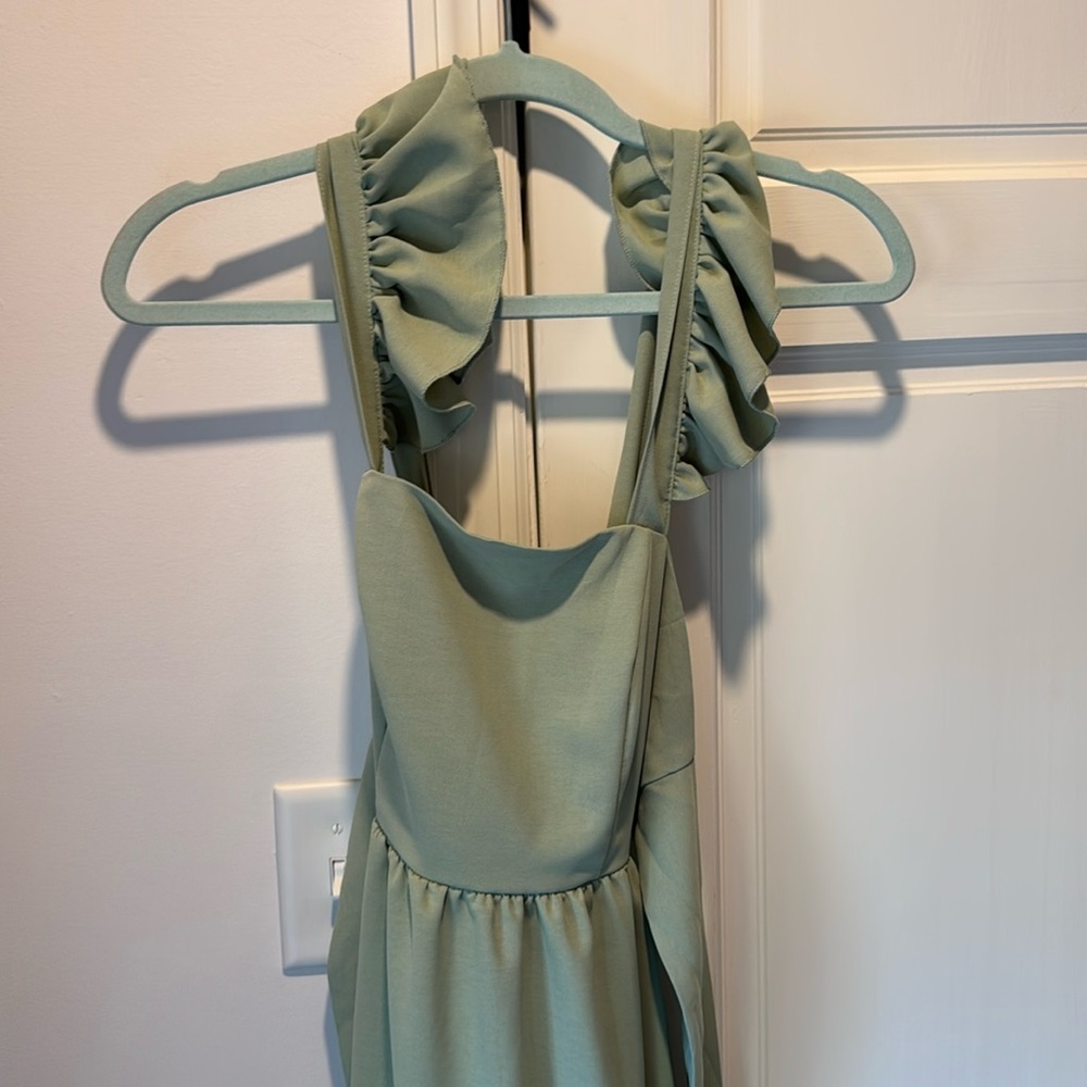 Long maxi summer green dress with cross cross back